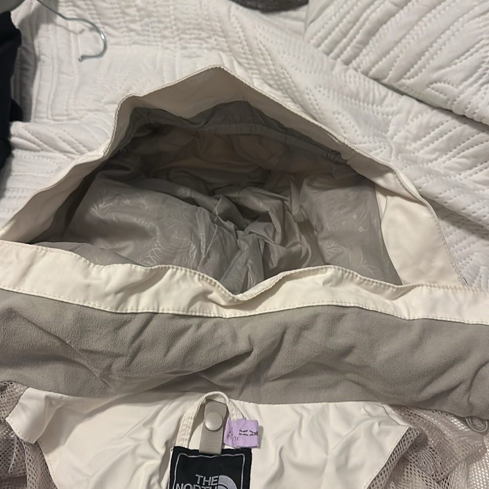 Cream colored Northface ski jacket (shell only) l… - image 4